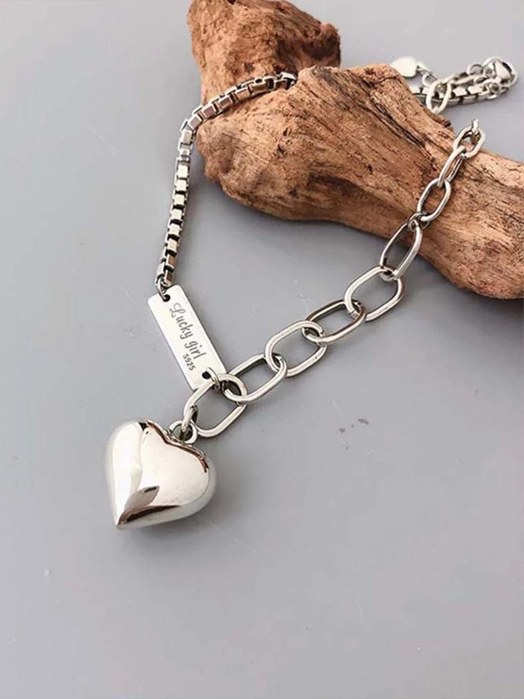 

YU FASHIONS Silver-Plated Artificial Stones and Beads Anklet
