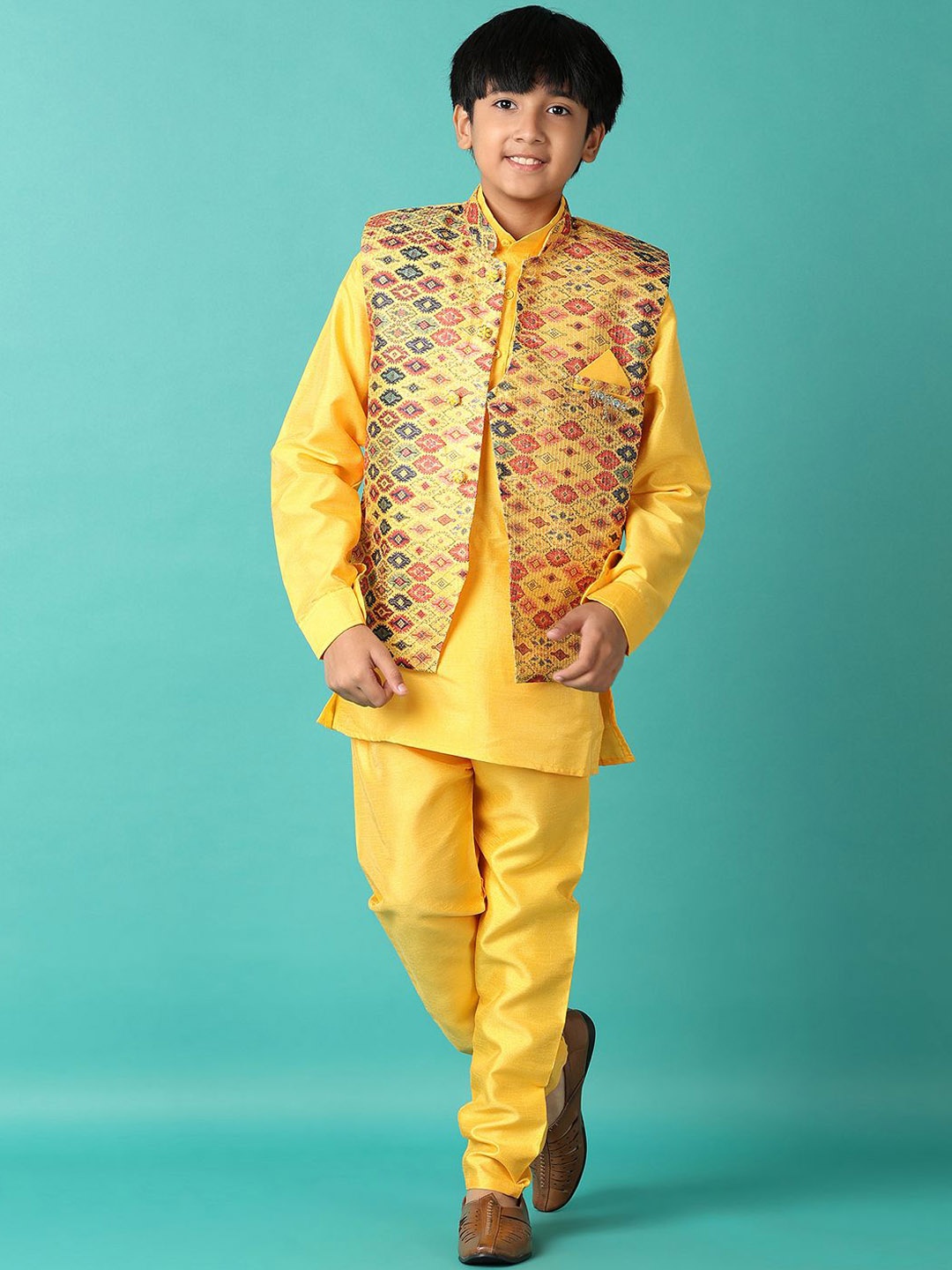 

V-Mart Boys Self Design Pure Cotton Straight Kurta with Pyjamas, Yellow