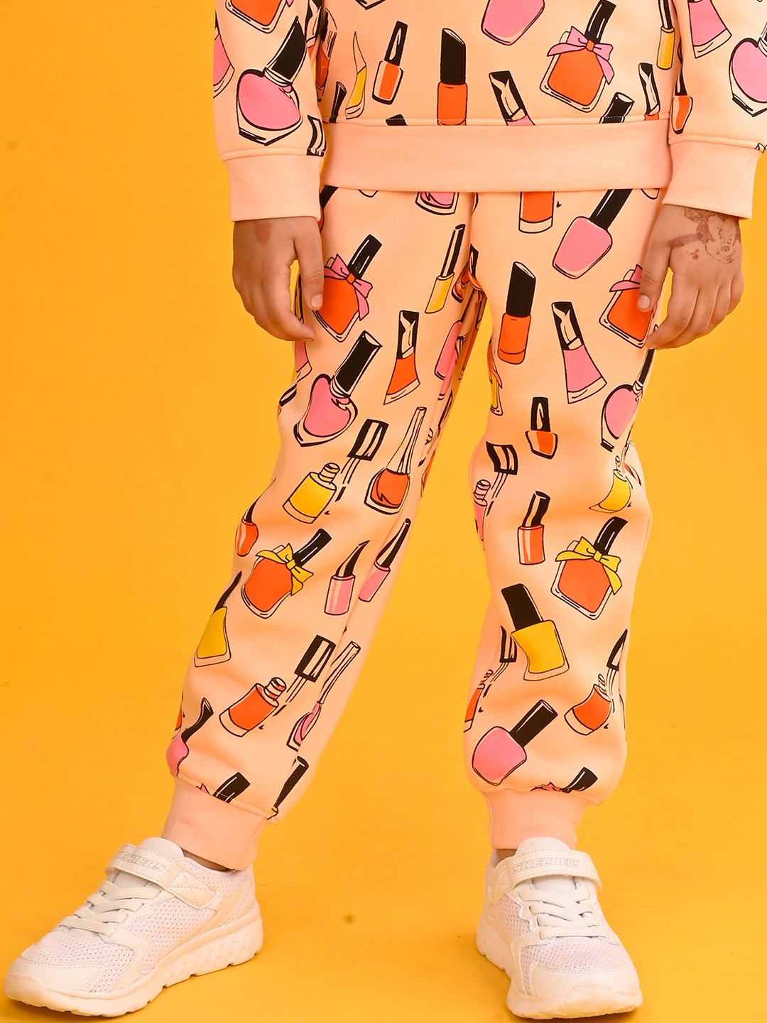 

Anthrilo Girls Printed Mid-Rise Joggers, Peach
