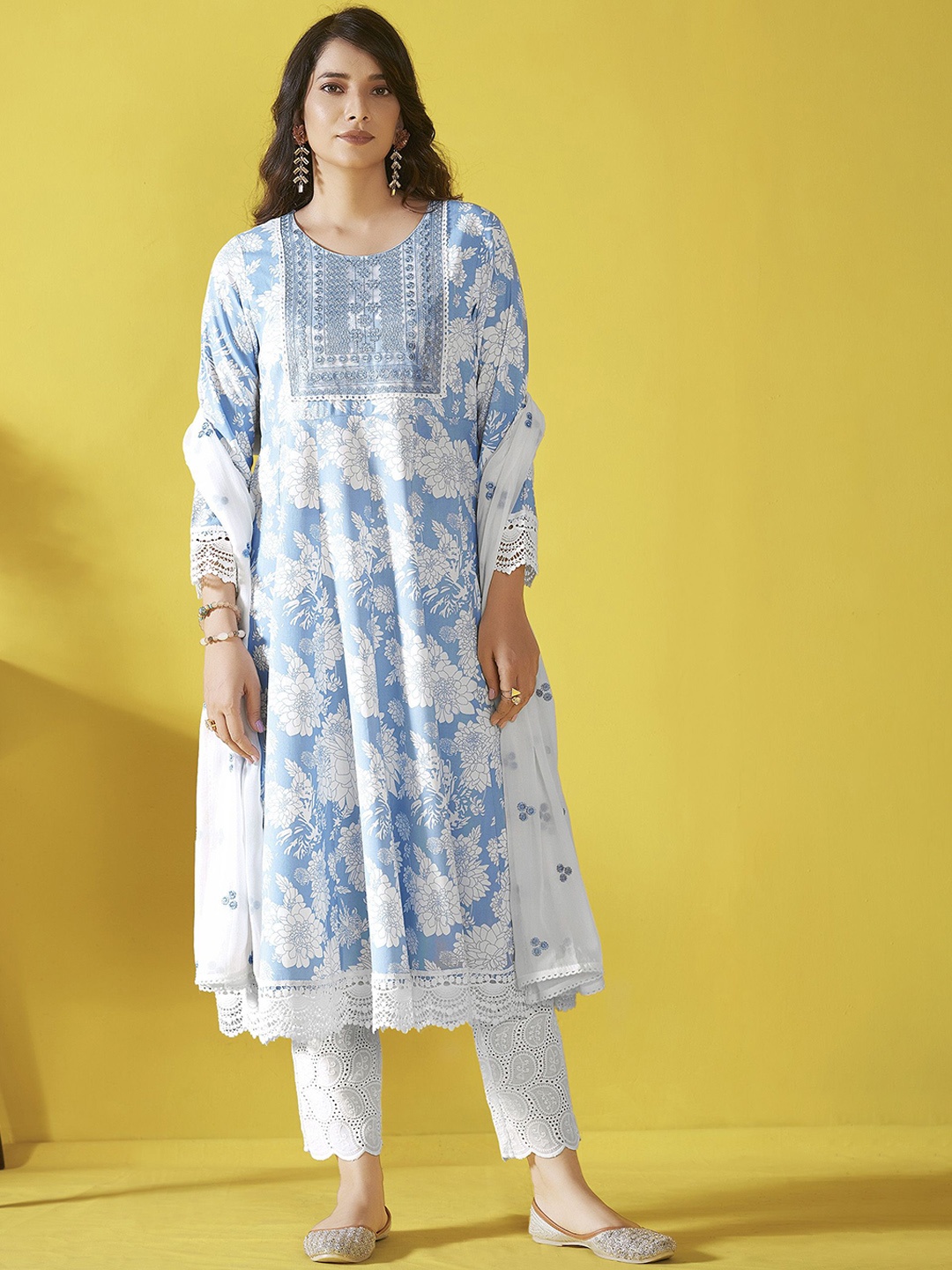 

Anouk Blue Floral Printed Round Neck Gotta Patti Anarkali Kurta With Trousers & Dupatta