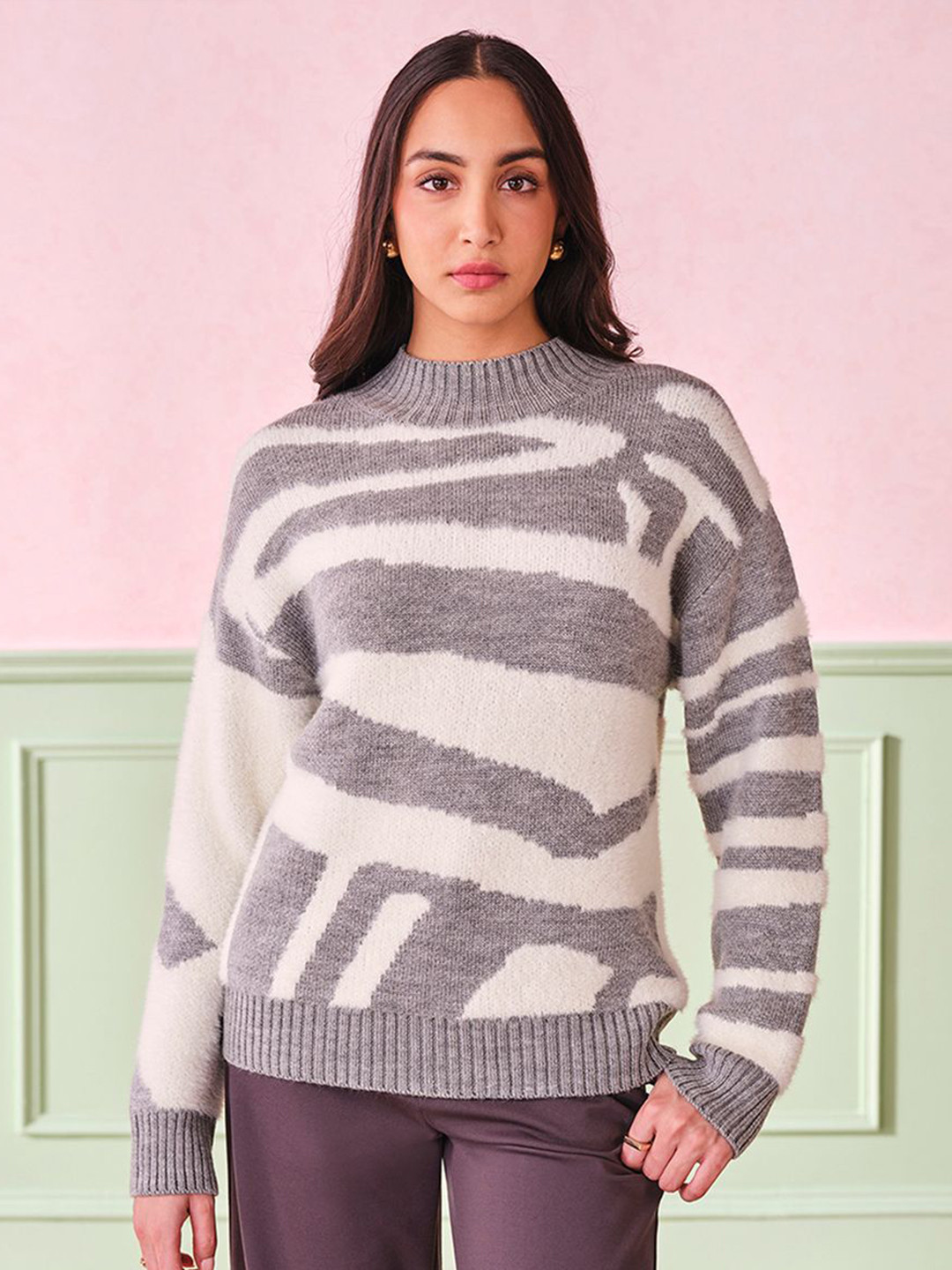 

AND Women Abstract Printed Winter Sweater, Grey