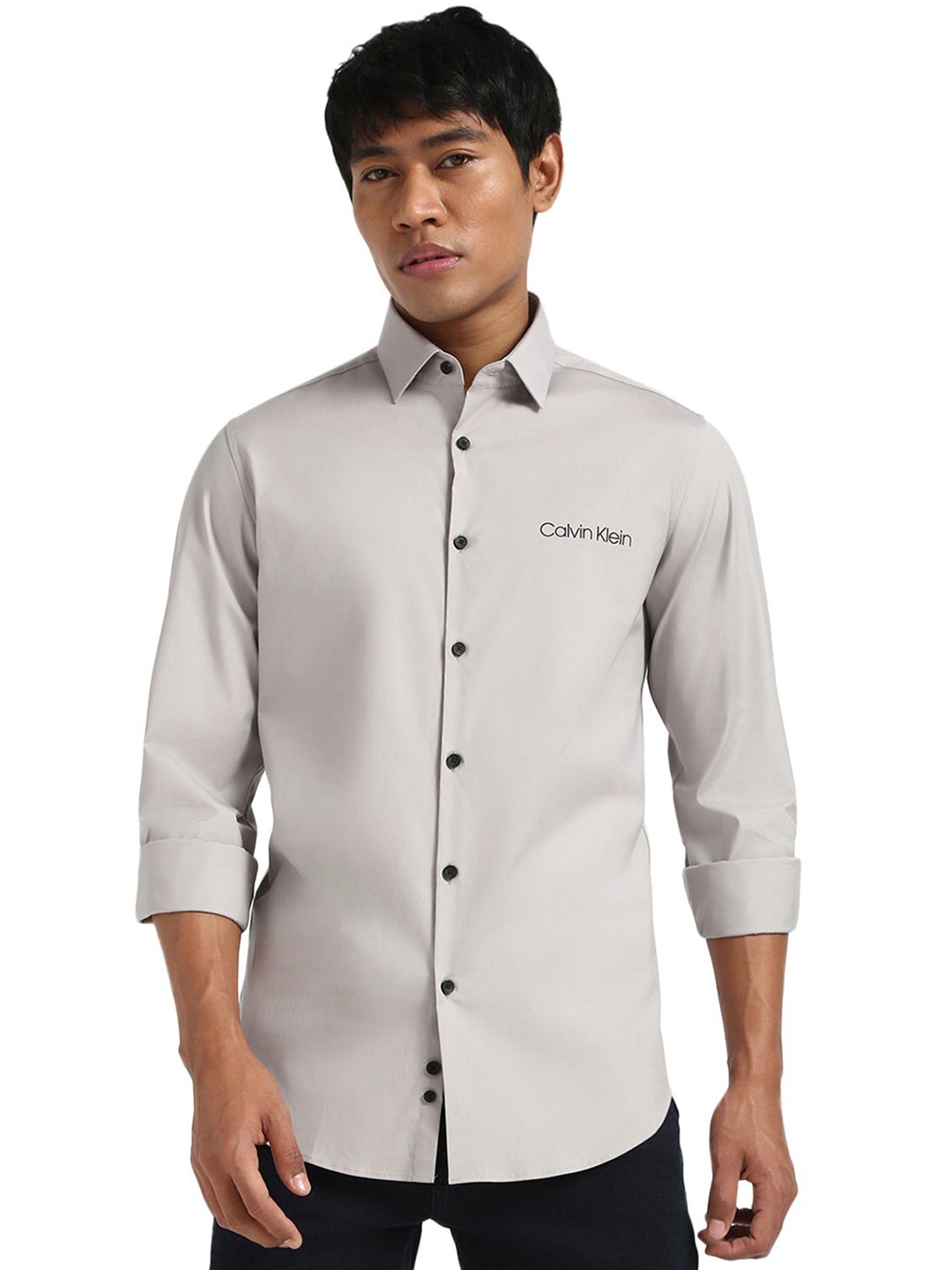 

Calvin Klein Jeans Men Spread Collar Brand Logo Printed Cotton Slim Fit Casual Shirt, Grey