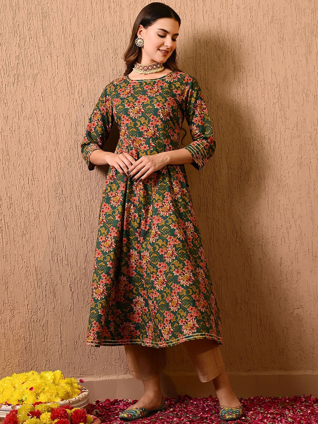 

DECKEDUP Round Neck Floral Printed Panelled Cotton Anarkali Kurta, Green