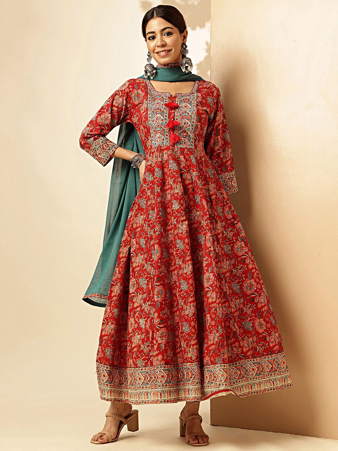 

Vbuyz Ethnic Motifs Printed Sequined Maxi Gown With Dupatta, Maroon