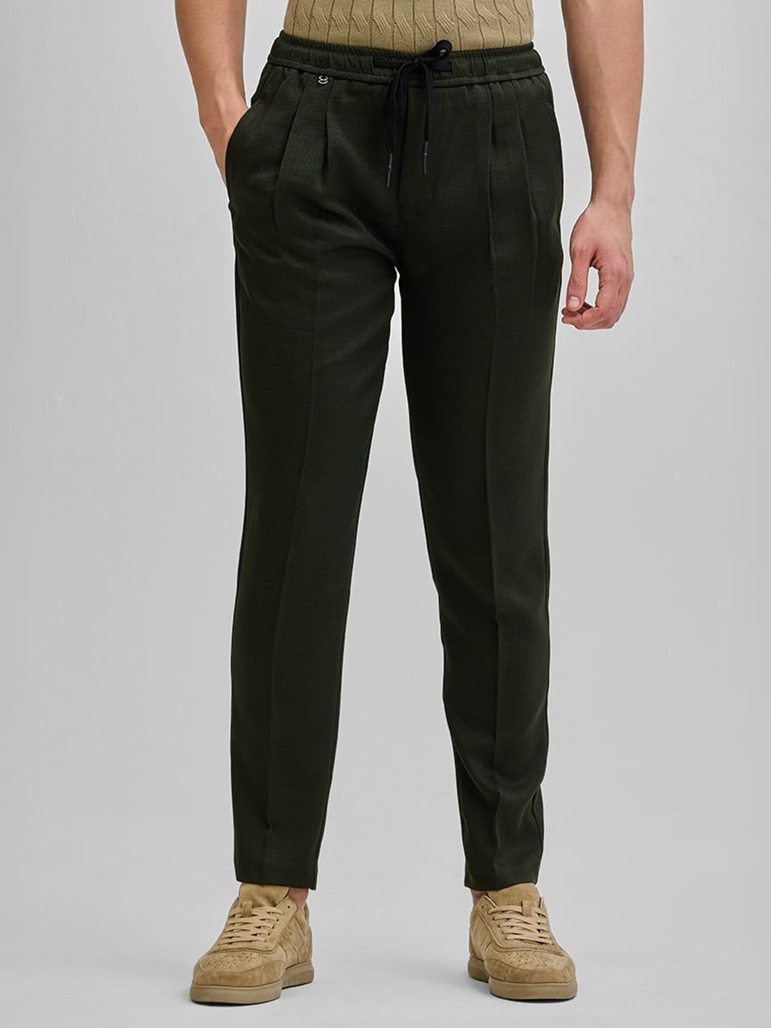 

Snitch Men Relaxed Loose Fit Pleated Trouser, Olive
