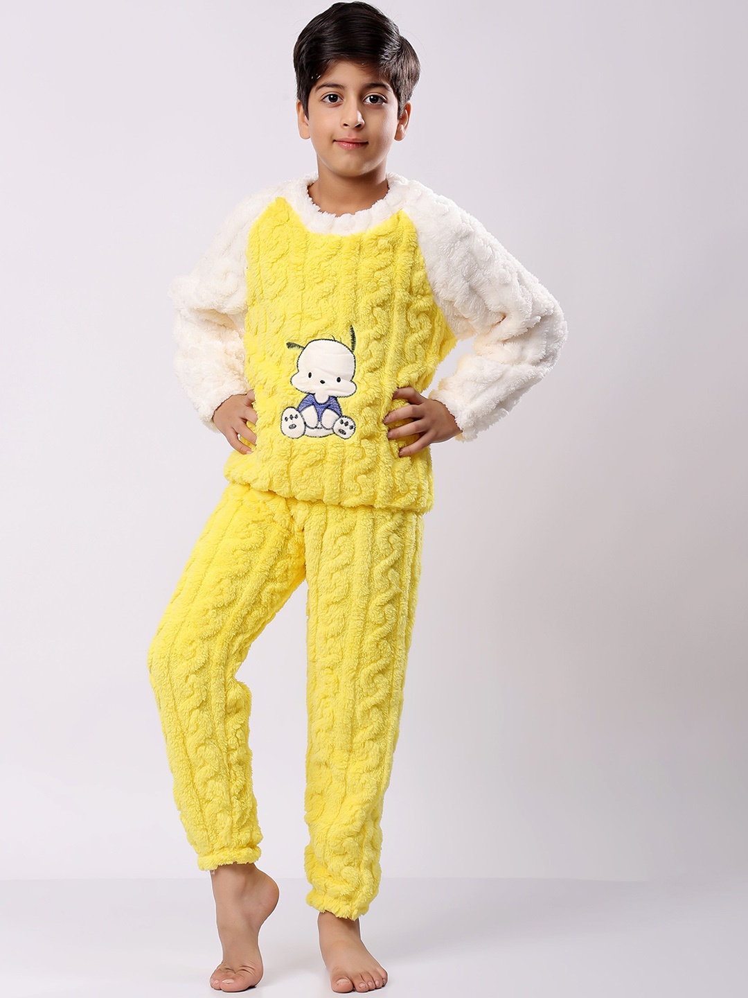 

Lugo Kids - Unisex Self Design Round Neck Long Sleeves Night suit, Yellow
