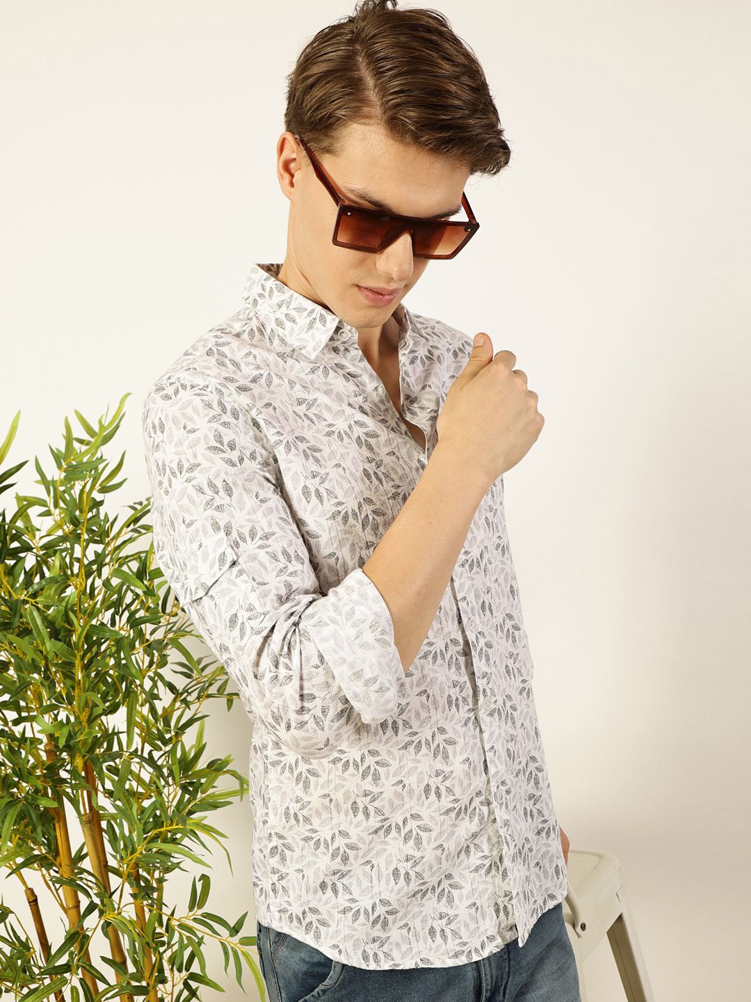 

VALEN CLUB Men Premium Spread Collar Floral Printed Cotton Slim Fit Casual Shirt, Off white