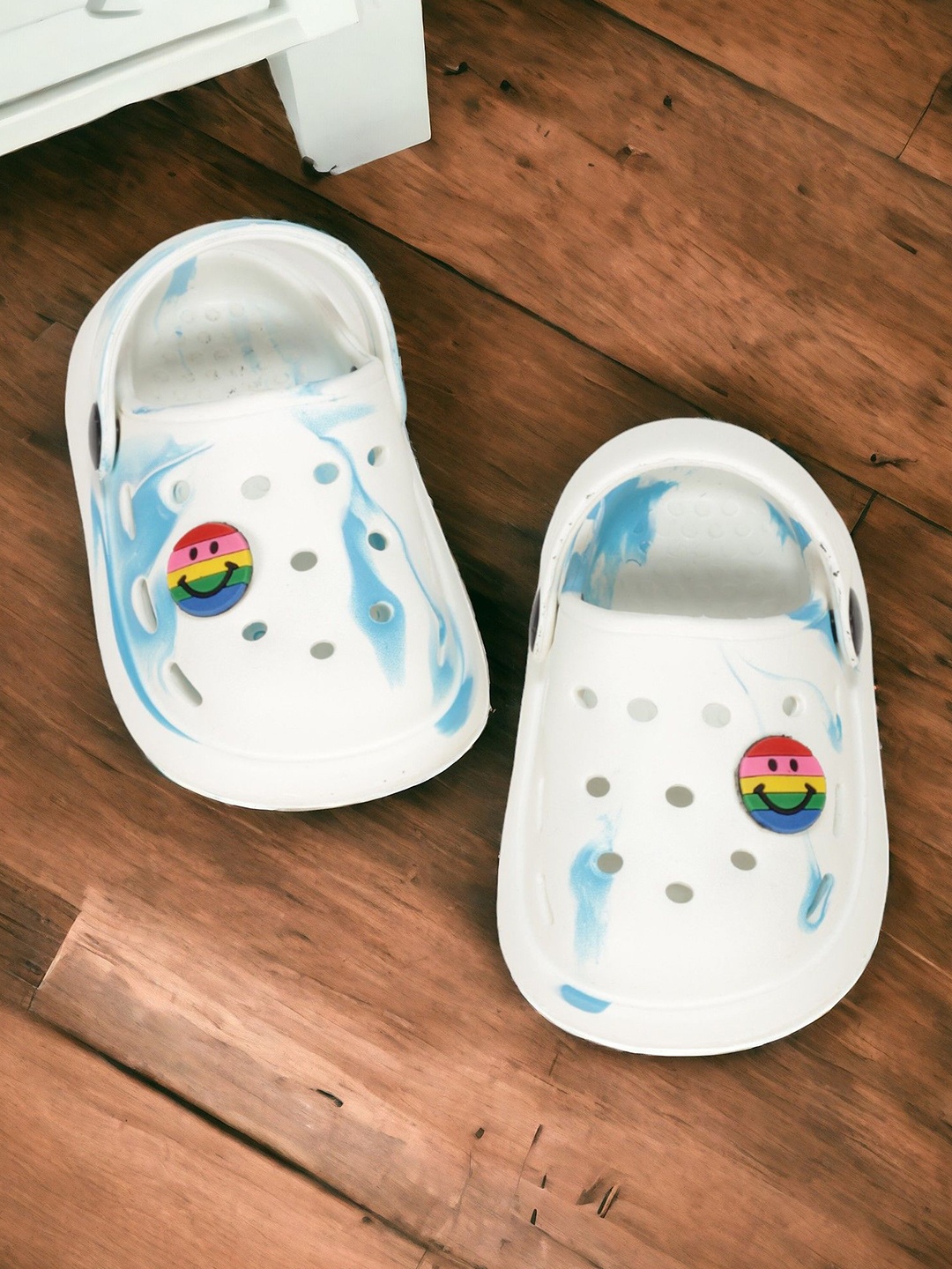 

Lil Lollipop Kids Printed Clogs, White