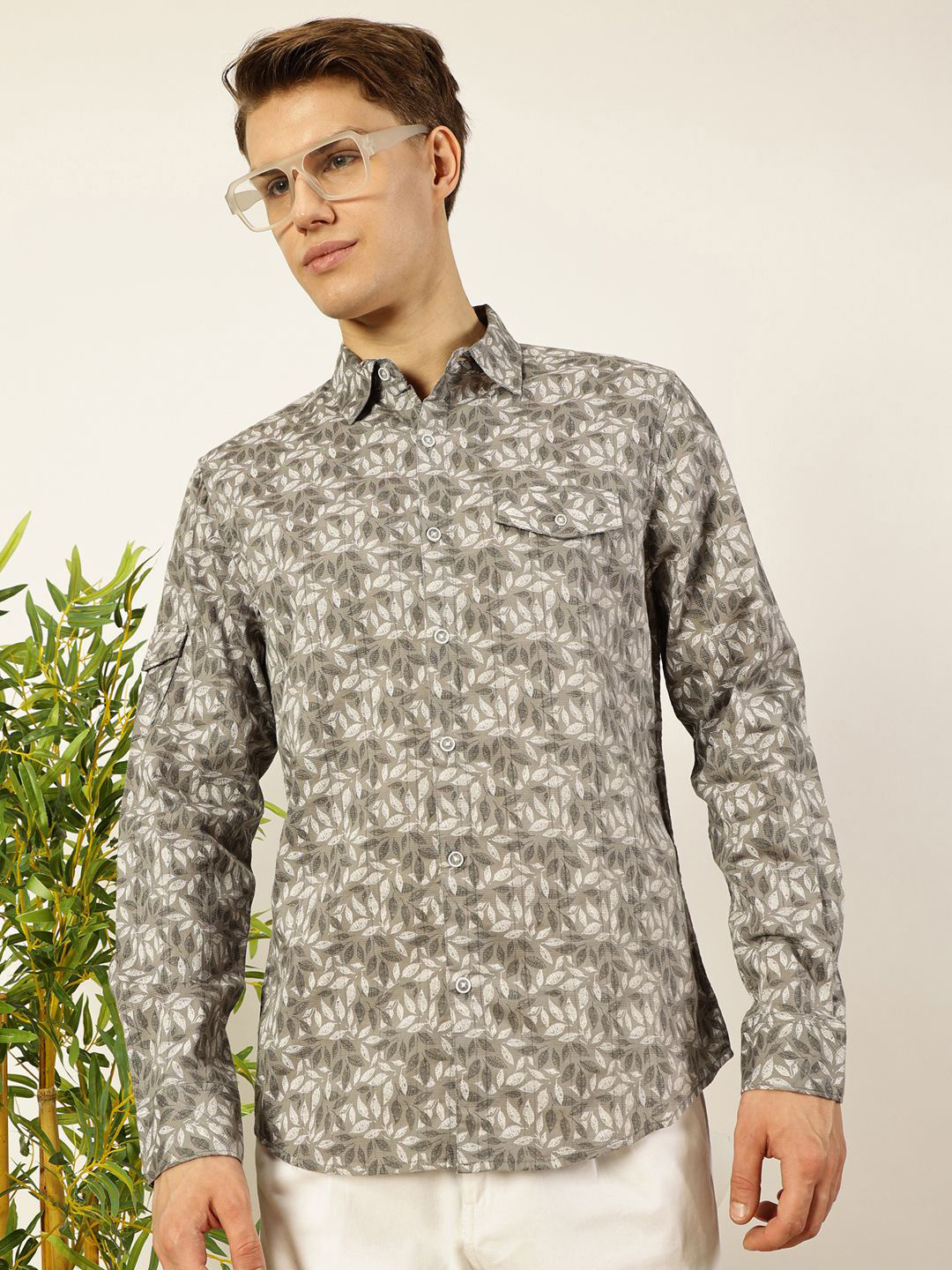 

VALEN CLUB Men Premium Spread Collar Floral Printed Cotton Slim Fit Casual Shirt, Grey