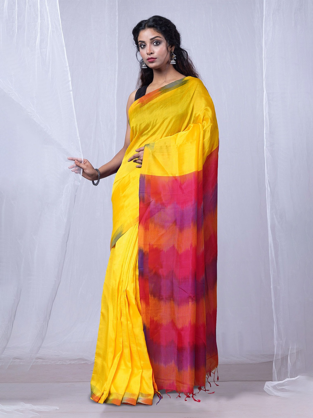 

Unnati Silks Women Handloom Mangalagiri Saree, Yellow