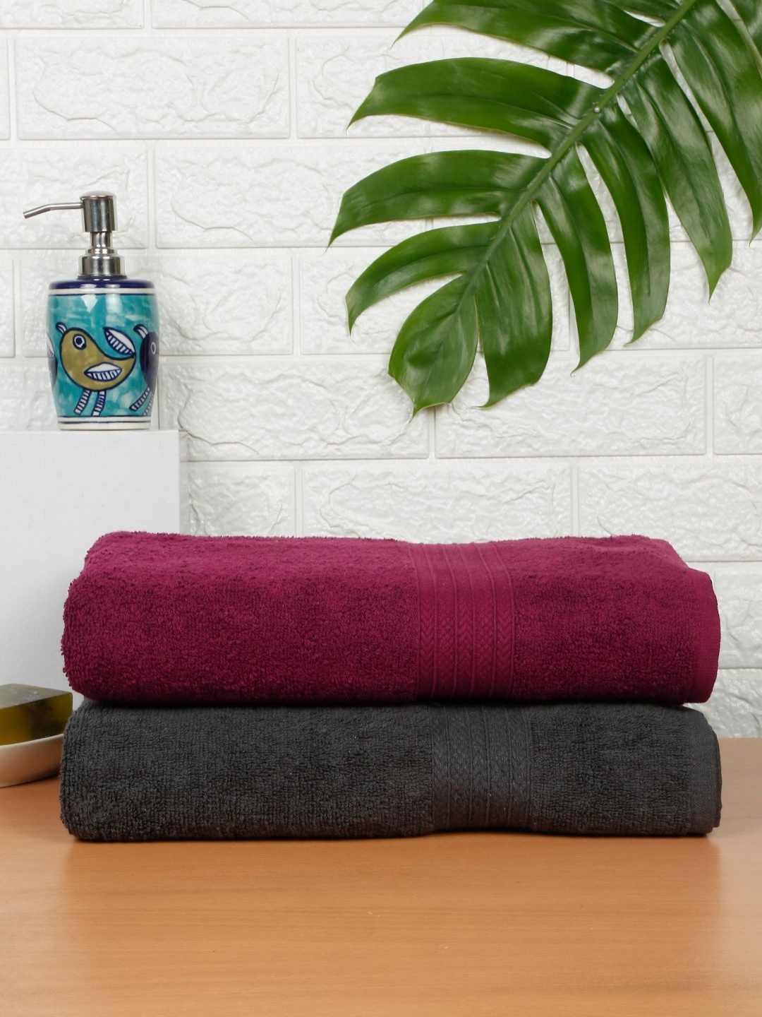 

Creeva Grey & Magenta 2 Pieces Cotton 550 GSM Bath Towels