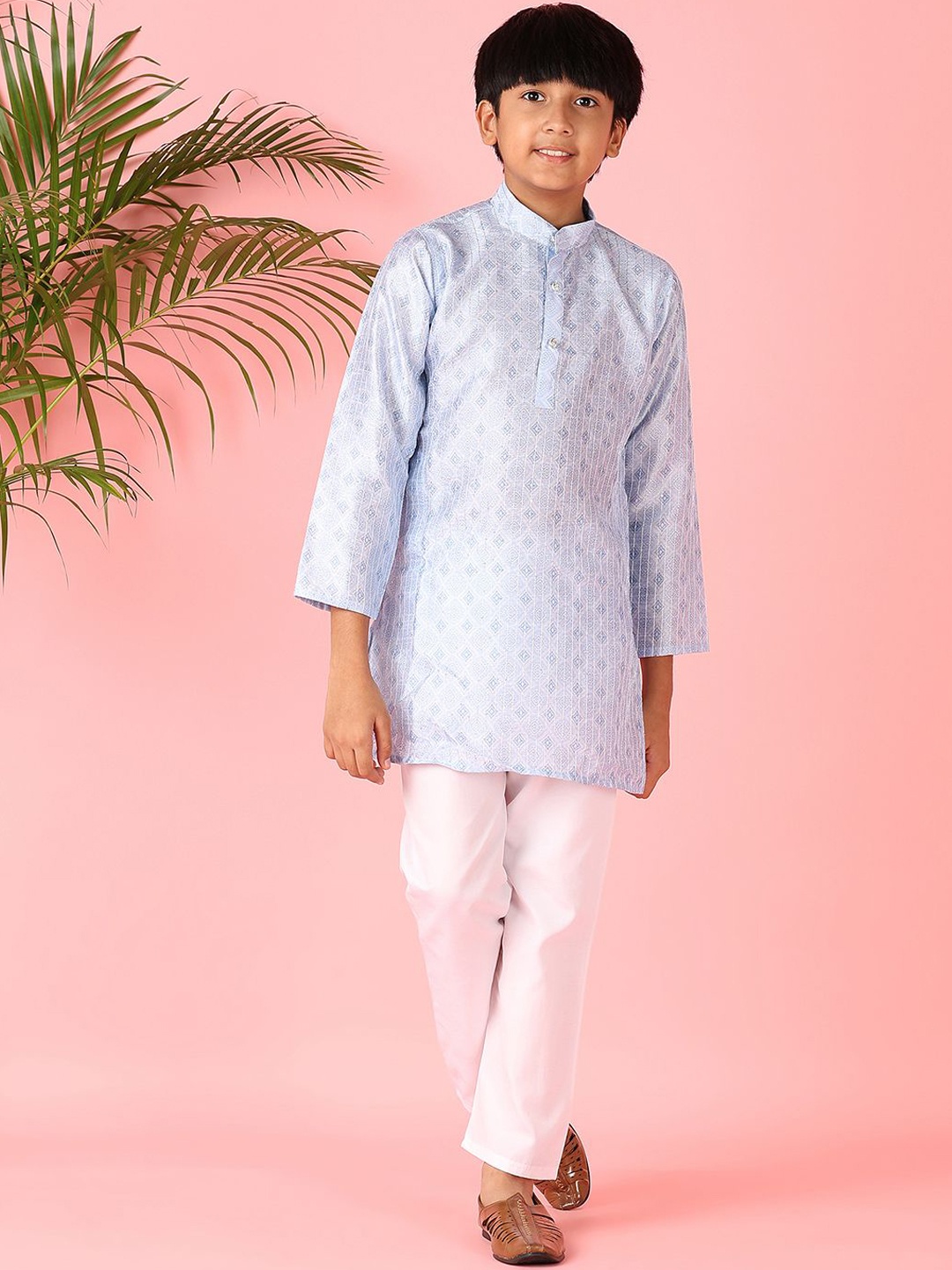 

V-Mart Boys Geometric Printed Band Collar Long Sleeves Regular Kurta With Trouser, Blue