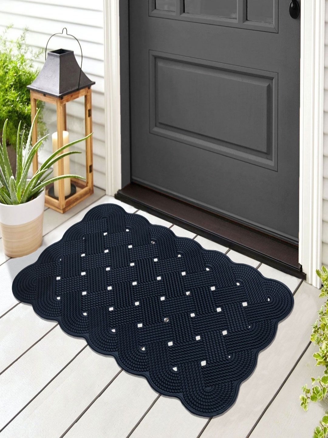 

LUXEHOME INTERNATIONAL Black & White Textured Anti-Skid Doormat