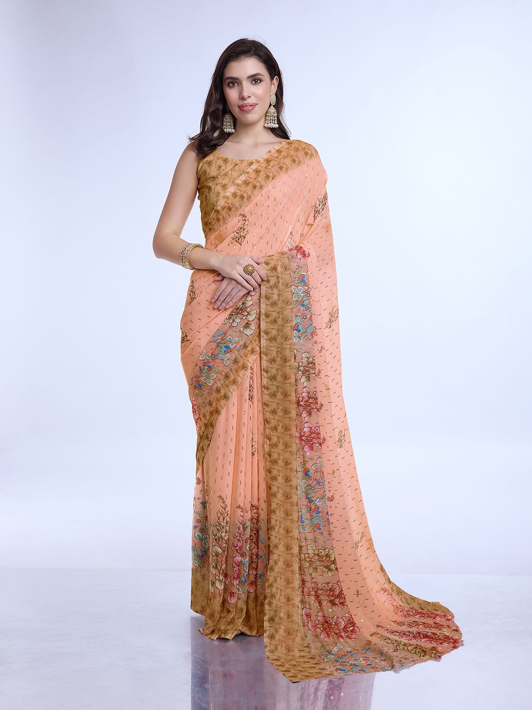 

Ishin Floral Printed Saree, Orange