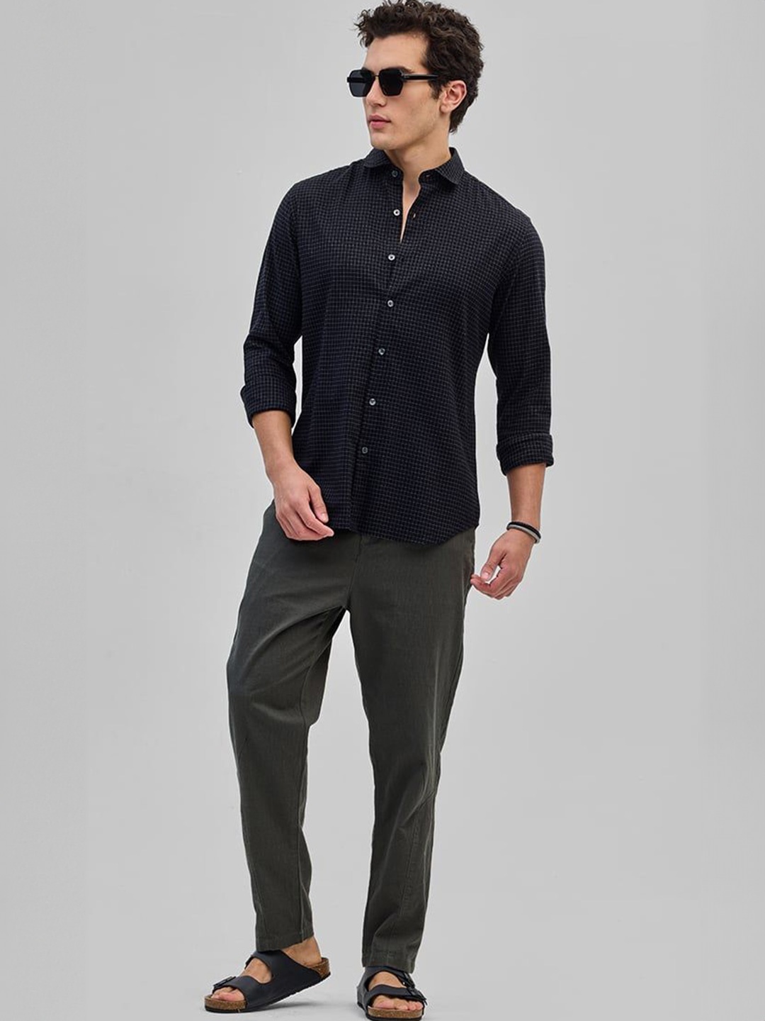 

Snitch Men Relaxed Loose Fit Mid-Rise Trousers, Grey