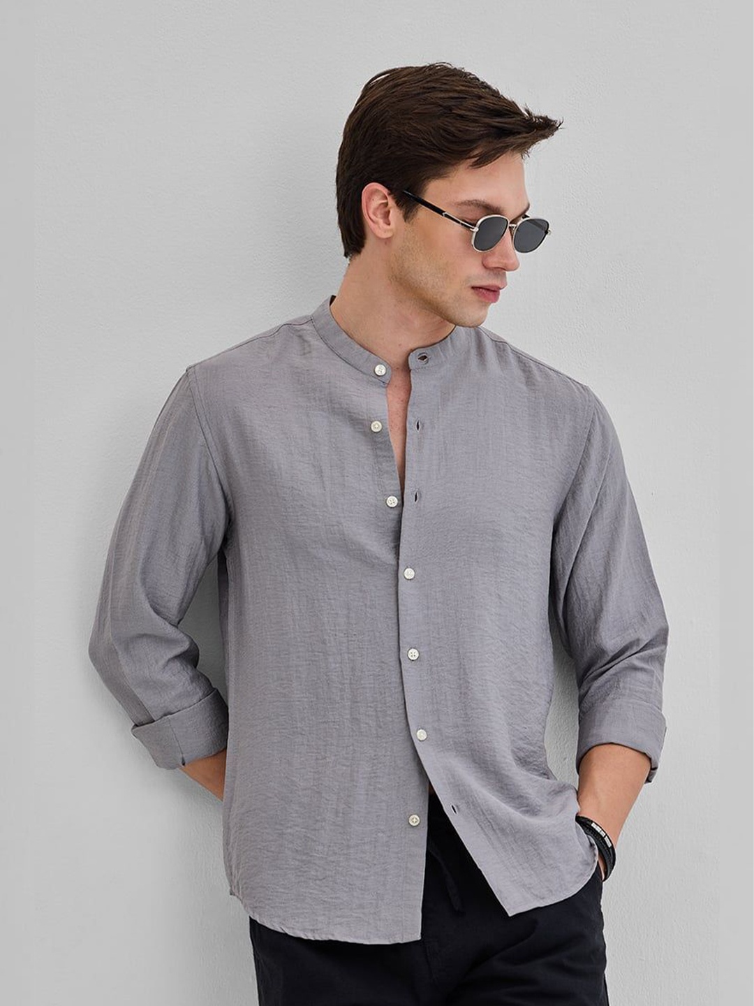 

Snitch Men Smart Band Collar Solid Linen Casual Shirt, Grey