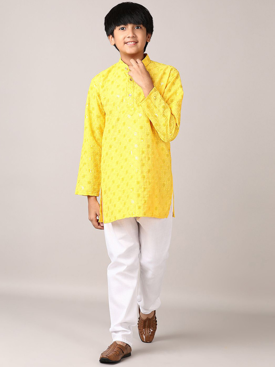 

V-Mart Boys Geometric Embroidered Sequinned Pure Cotton Straight Kurta with Pyjamas, Yellow