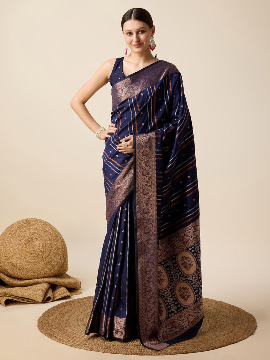 

Suha Woven Design Zari Pure Silk Kanjeevaram Saree, Navy blue