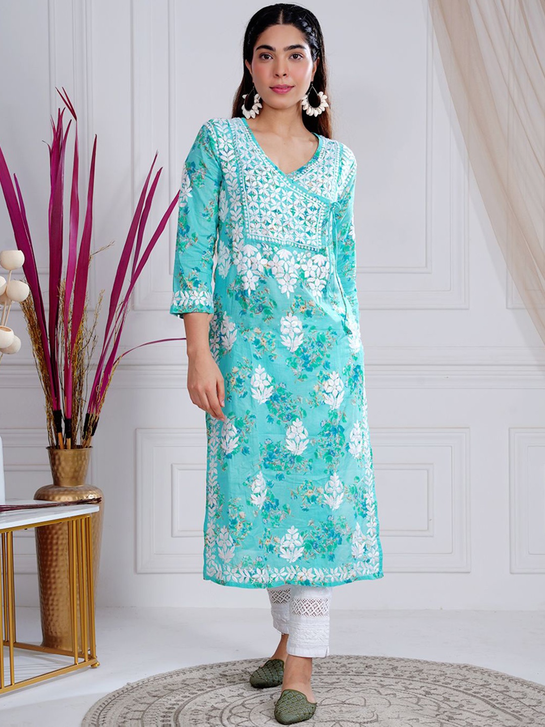 

The Chikan Label Ethnic Motifs Embroidered Chikankari Cotton Straight Kurta, Green