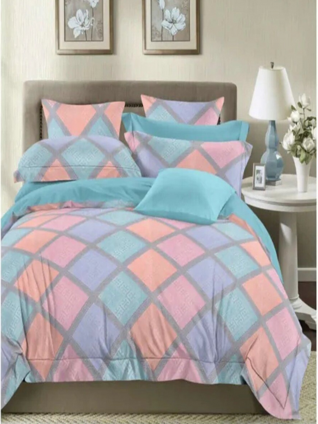 

Bedbathandbliss White Floral 300 TC King Bedsheet with 2 Pillow Covers