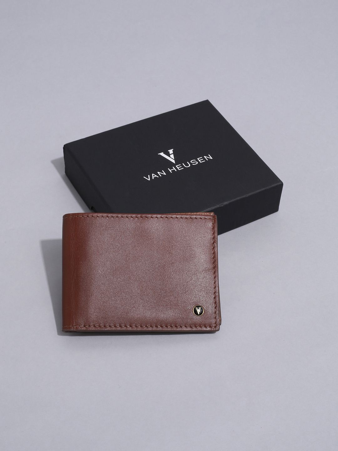 

Van Heusen Men Leather Two Fold Wallet, Brown