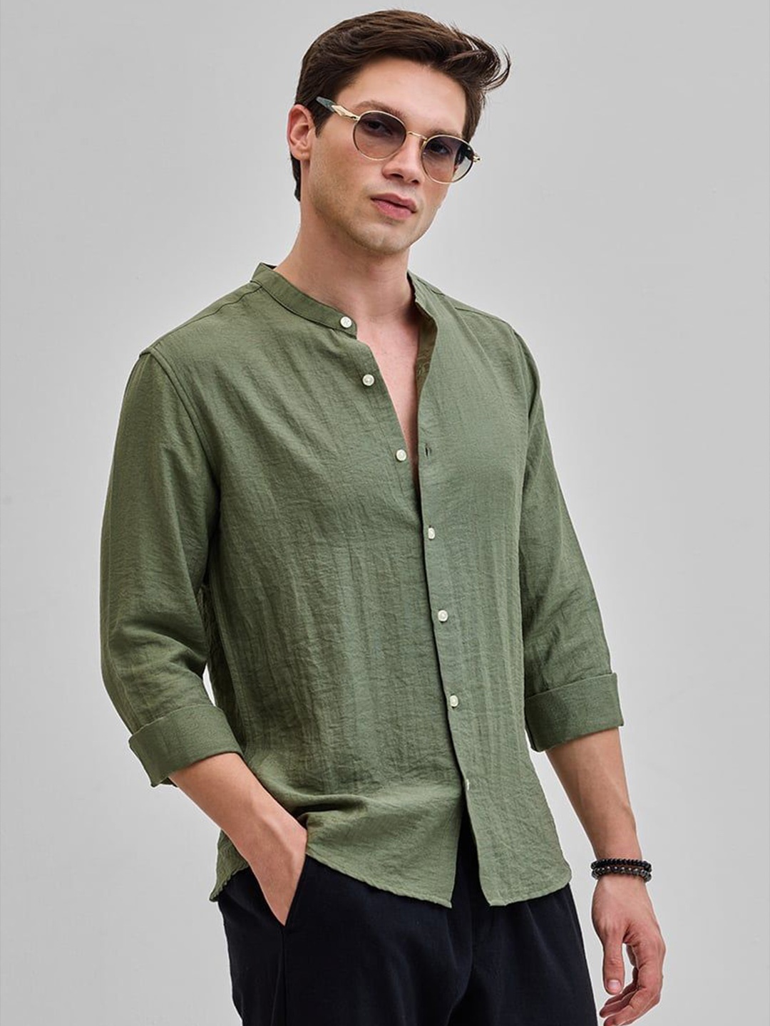 

Snitch Men Smart Band Collar Solid Linen Casual Shirt, Olive