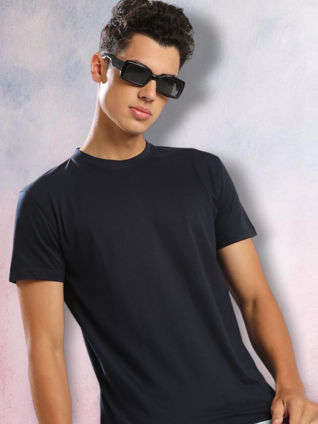 

THE DAILY OUTFITS Men Solid Round Neck Cotton T-shirt, Navy blue