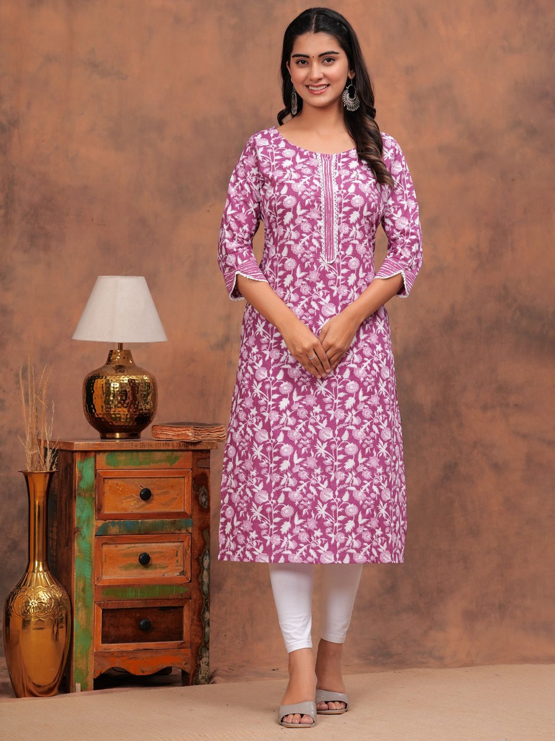 

TOULIN Women Floral Printed Pure Cotton Straight Kurta, Pink
