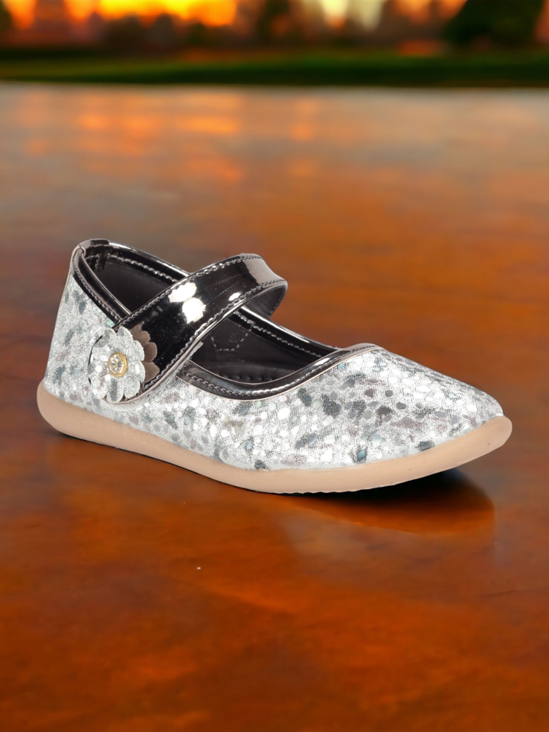 

Lil Lollipop Girls Printed Ballerinas Flats, Grey