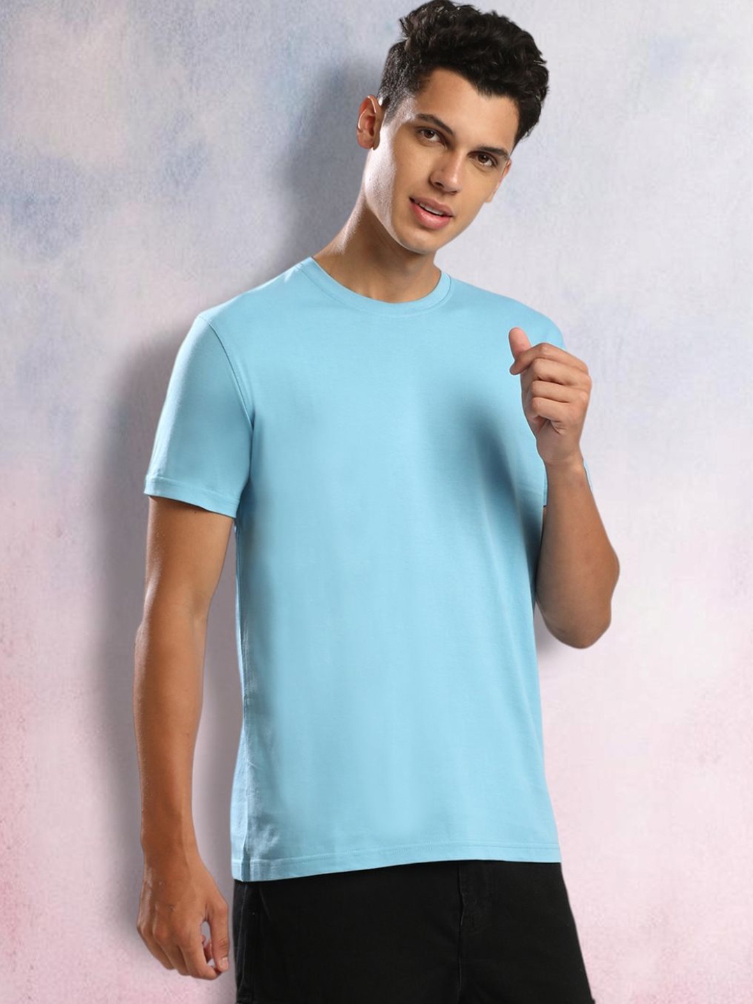 

THE DAILY OUTFITS Men Solid Round Neck Cotton T-shirt, Blue