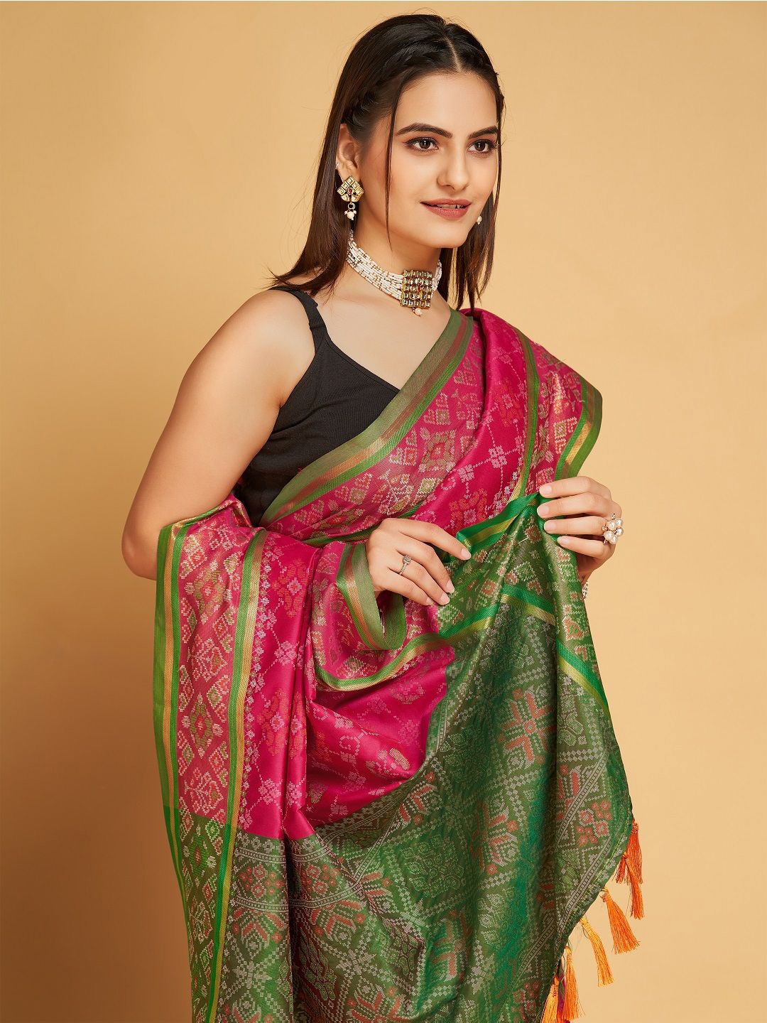 

Suha Woven Design Zari Pure Silk Patola Saree, Pink