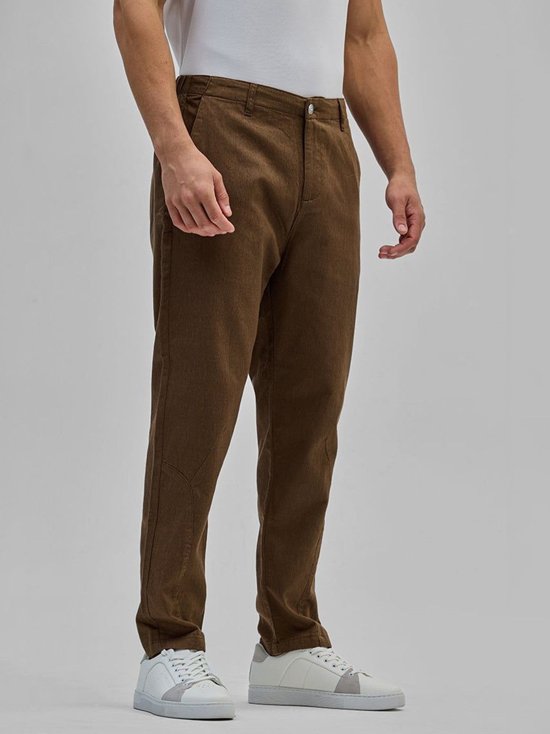 

Snitch Men Relaxed Loose Fit Mid-Rise Trousers, Brown