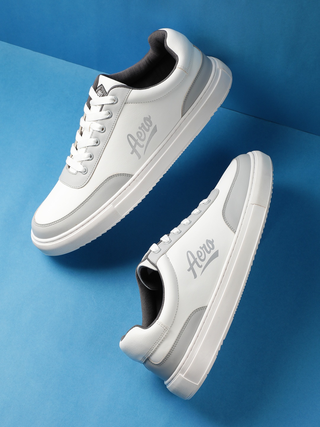 

Aeropostale Men Colourblocked Sneakers, Grey