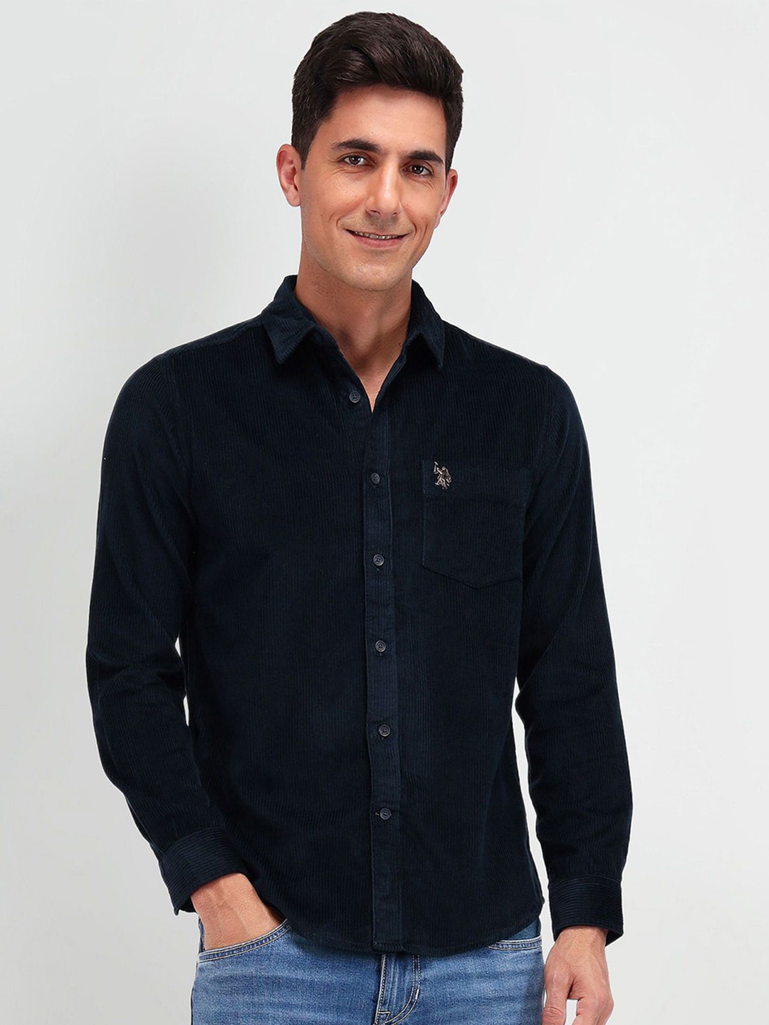 

U.S. Polo Assn. Denim Co. Men Cutaway Collar Solid Cotton Slim Fit Casual Shirt, Blue