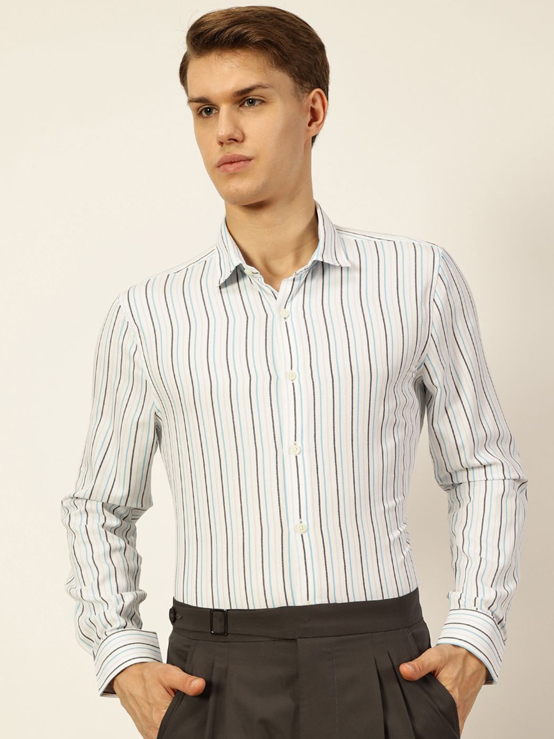 

INVICTUS Men Original Spread Collar Vertical Striped Cotton Slim Fit Formal Shirt, White