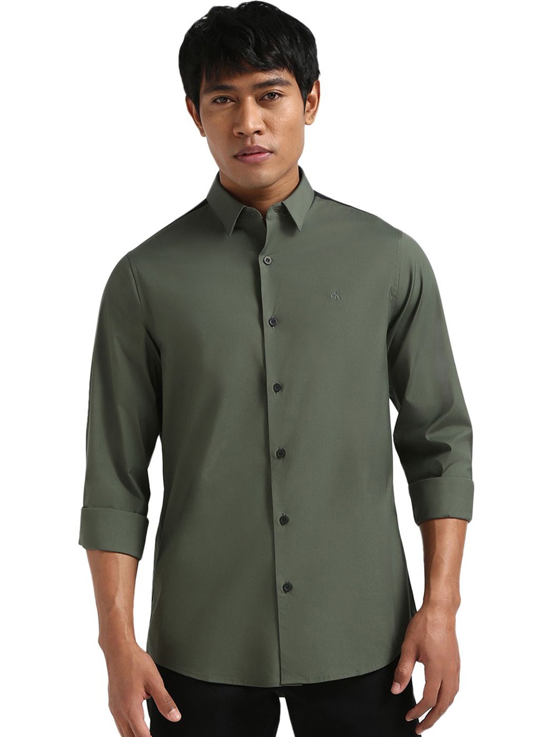 

Calvin Klein Jeans Men Spread Collar Solid Cotton Slim Fit Casual Shirt, Green