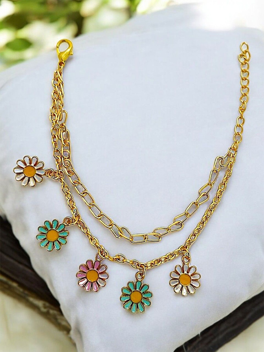 

9blings Gold-Plated Charm Bracelet