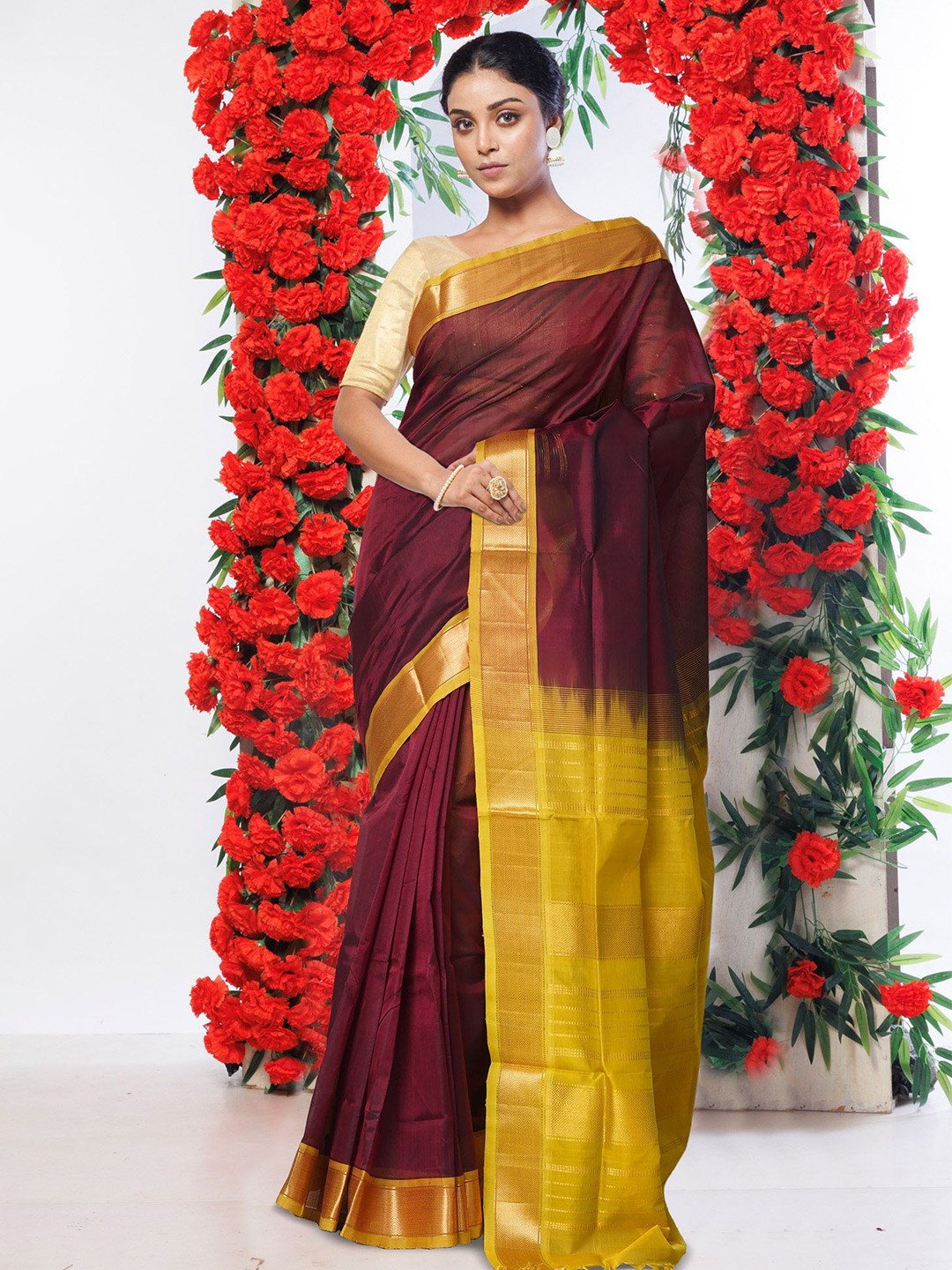 

Unnati Silks Woven Design Handloom Kanjeevaram Saree, Maroon