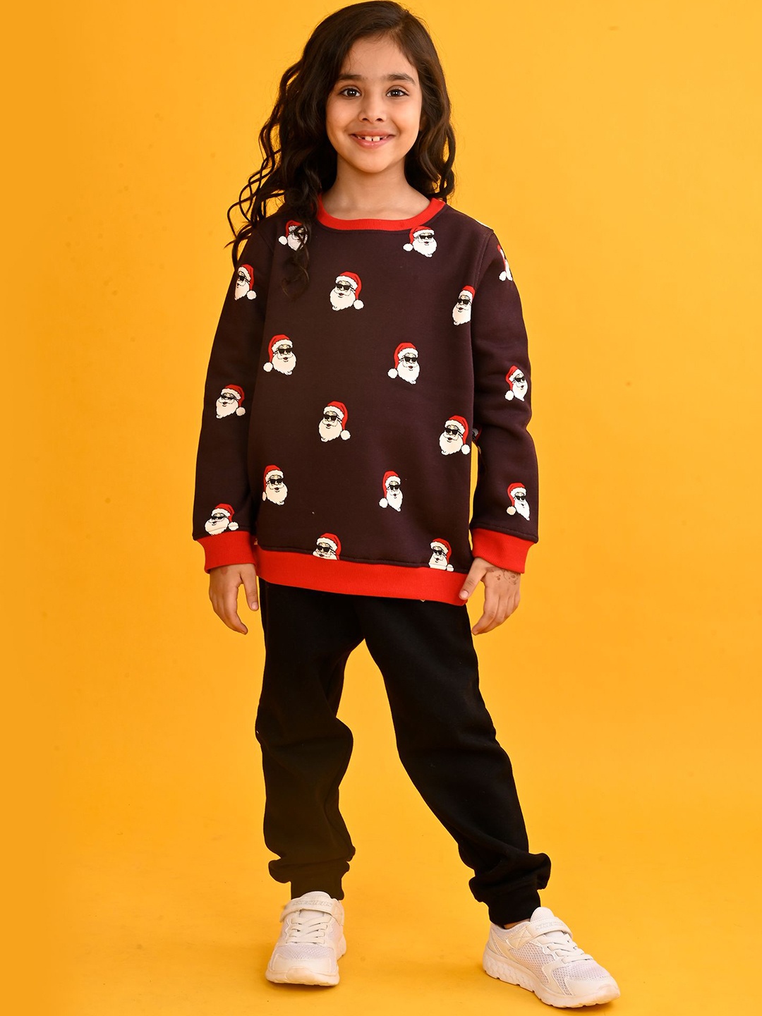 

Anthrilo SANTA Girls Printed Fleece Sweatshirt With Jogger, Brown