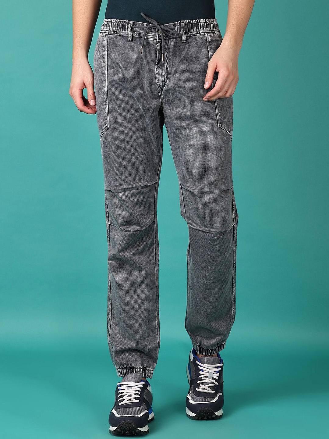 

V-Mart Men Mid-Rise Clean Look Jogger Jeans, Grey