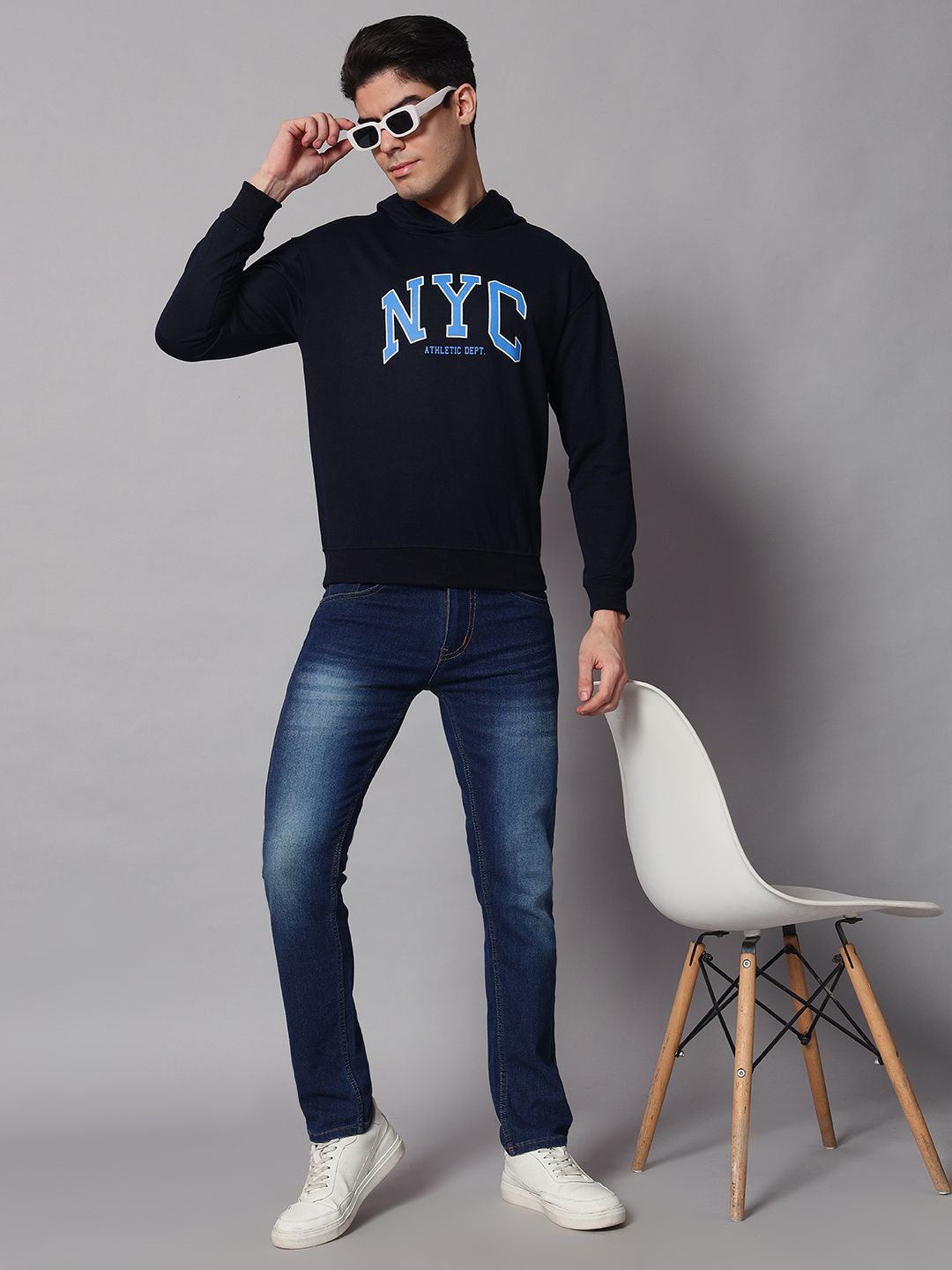 

Obaan Men Graphic Printed Hooded Sweatshirt, Navy blue