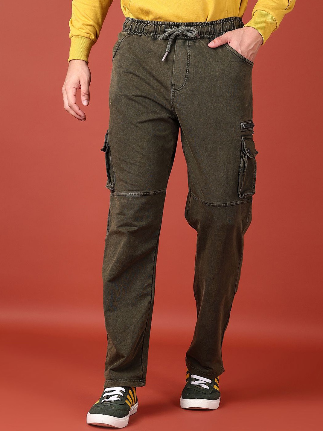 

V-Mart Men Mid-Rise Cotton Cargos Trousers, Olive