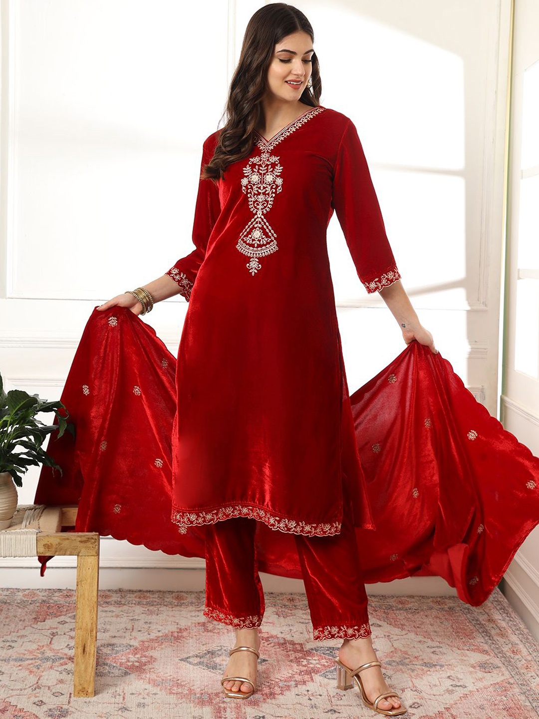 

Yufta Floral Yoke Design Sequinned V-Neck Velvet Straight Kurta with Trousers & Dupatta, Maroon