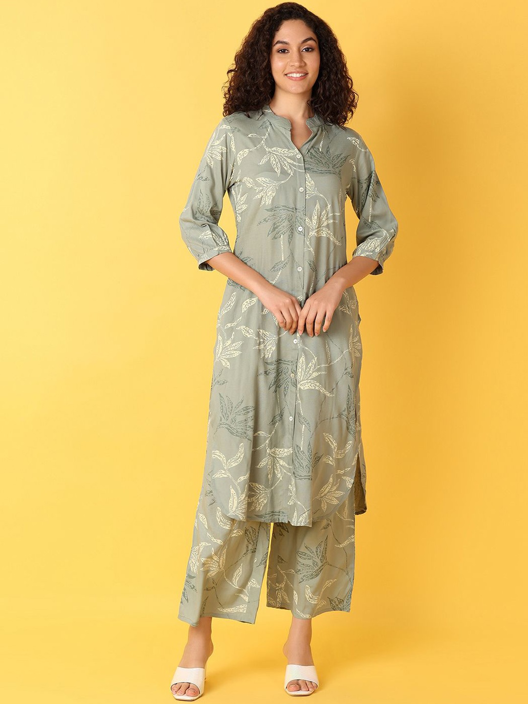 

V-Mart Floral Printed Straight Kurta with Palazzos, Green