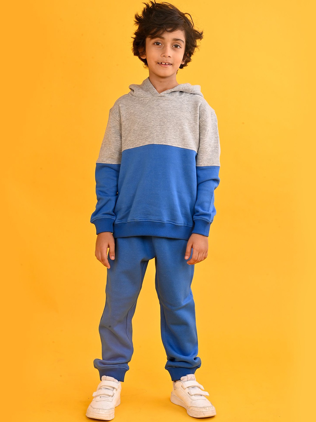 

Anthrilo Boys Colourblocked Hooded Sweatshirt With Joggers, Blue
