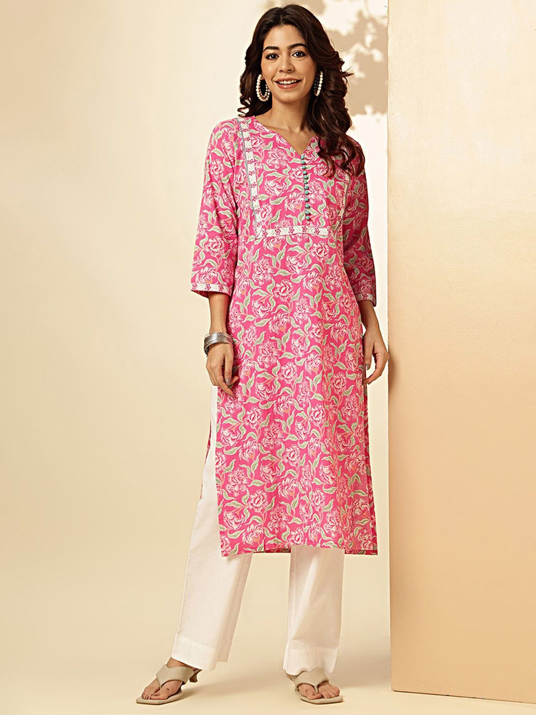 

KALINI Women Floral Printed Floral Kurta, Pink