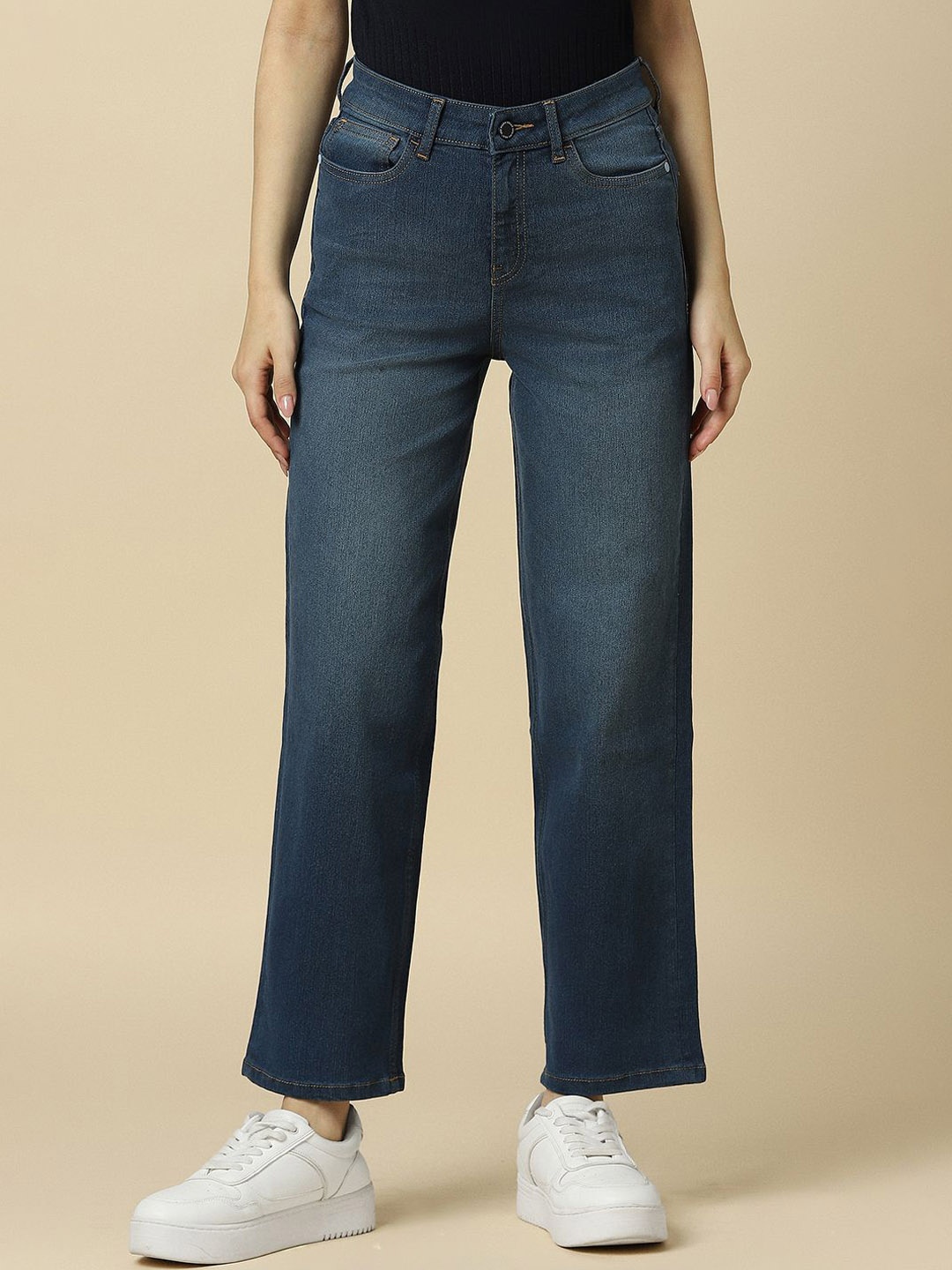 

Allen Solly Woman Cotton Clean Look Mid-Rise Relaxed Fit Light Fade Jeans, Blue