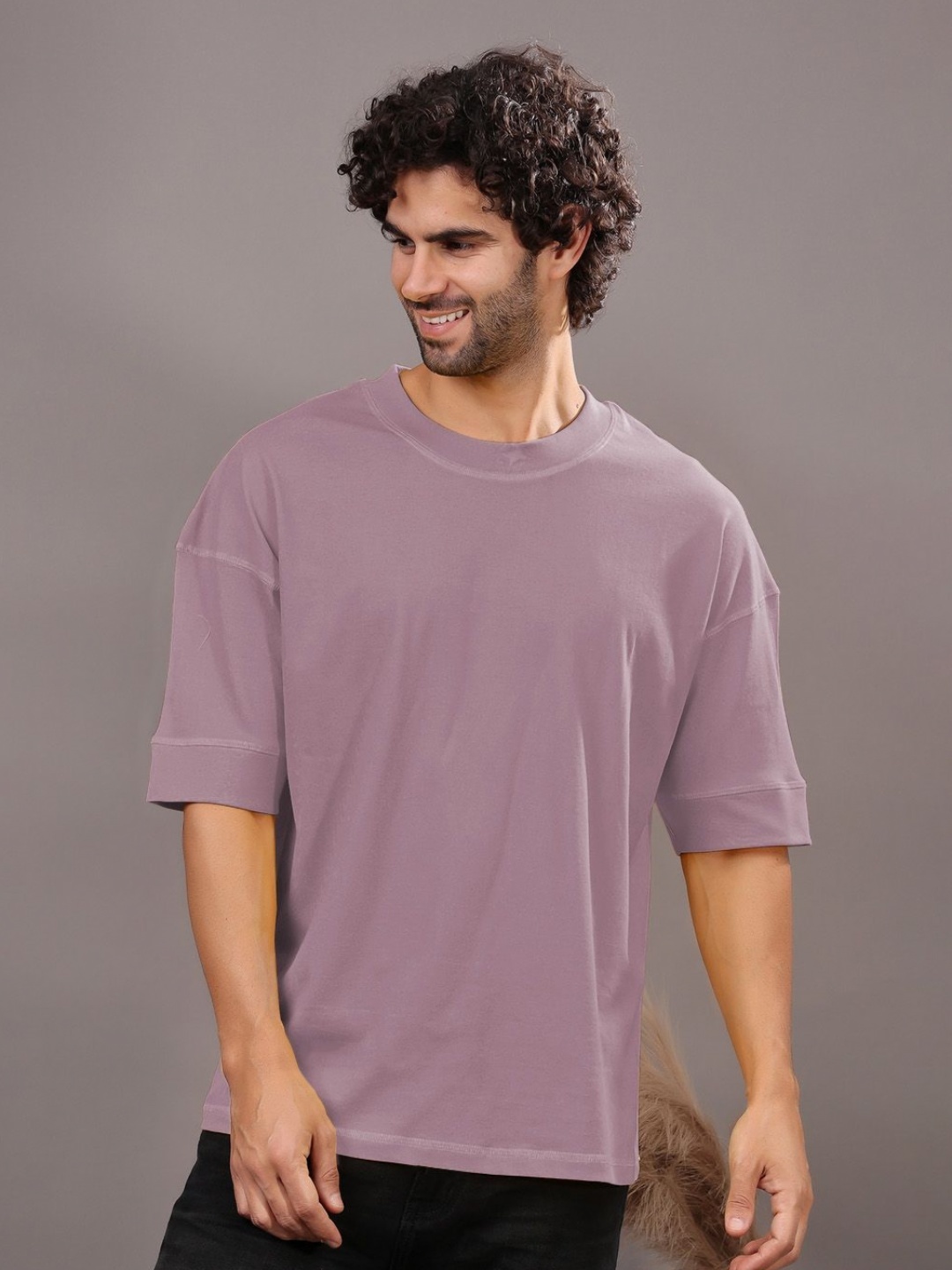 

Friskers Men Solid Round Neck Cotton T-shirt, Lavender