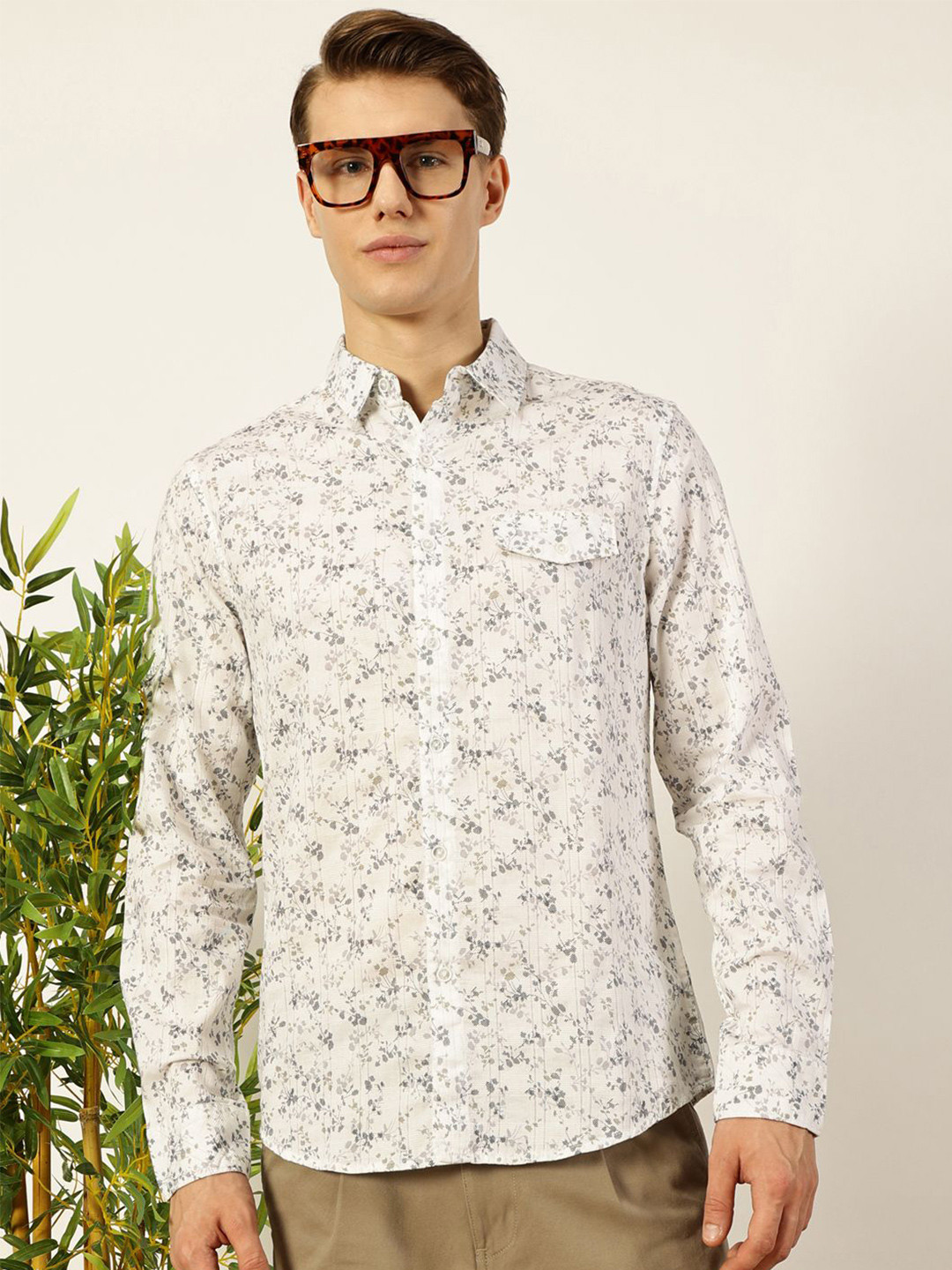 

VALEN CLUB Men Premium Spread Collar Floral Self Design Cotton Slim Fit Casual Shirt, White