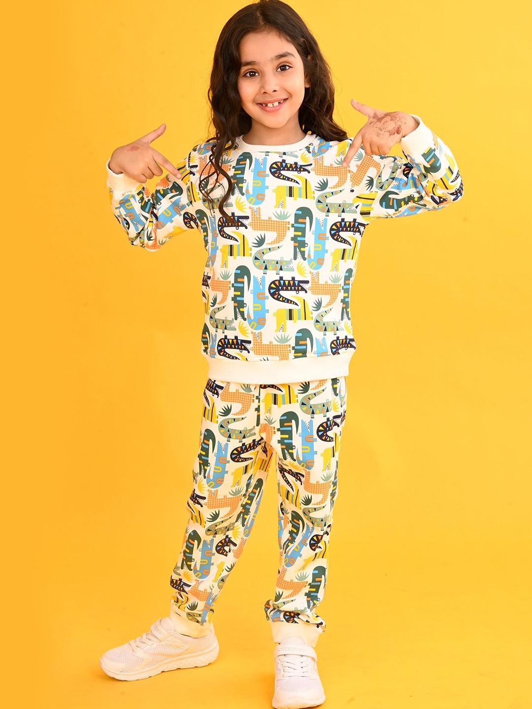 

Anthrilo Girls Printed Fleece Sweatshirt With Joggers, White